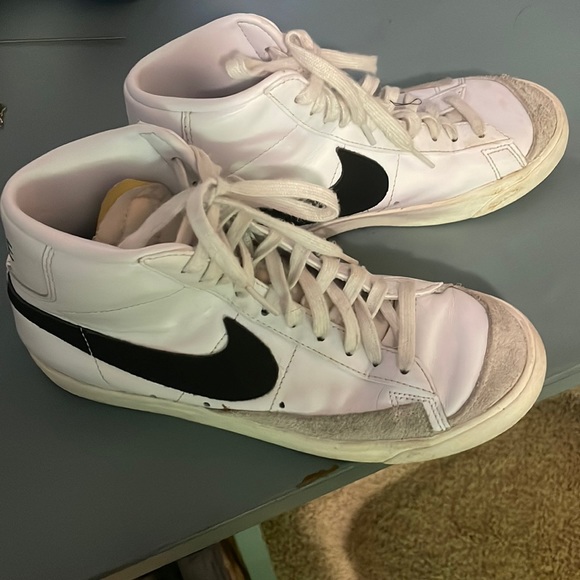 Women’s Nike Blazer Mid ‘77 high tops - Picture 1 of 3